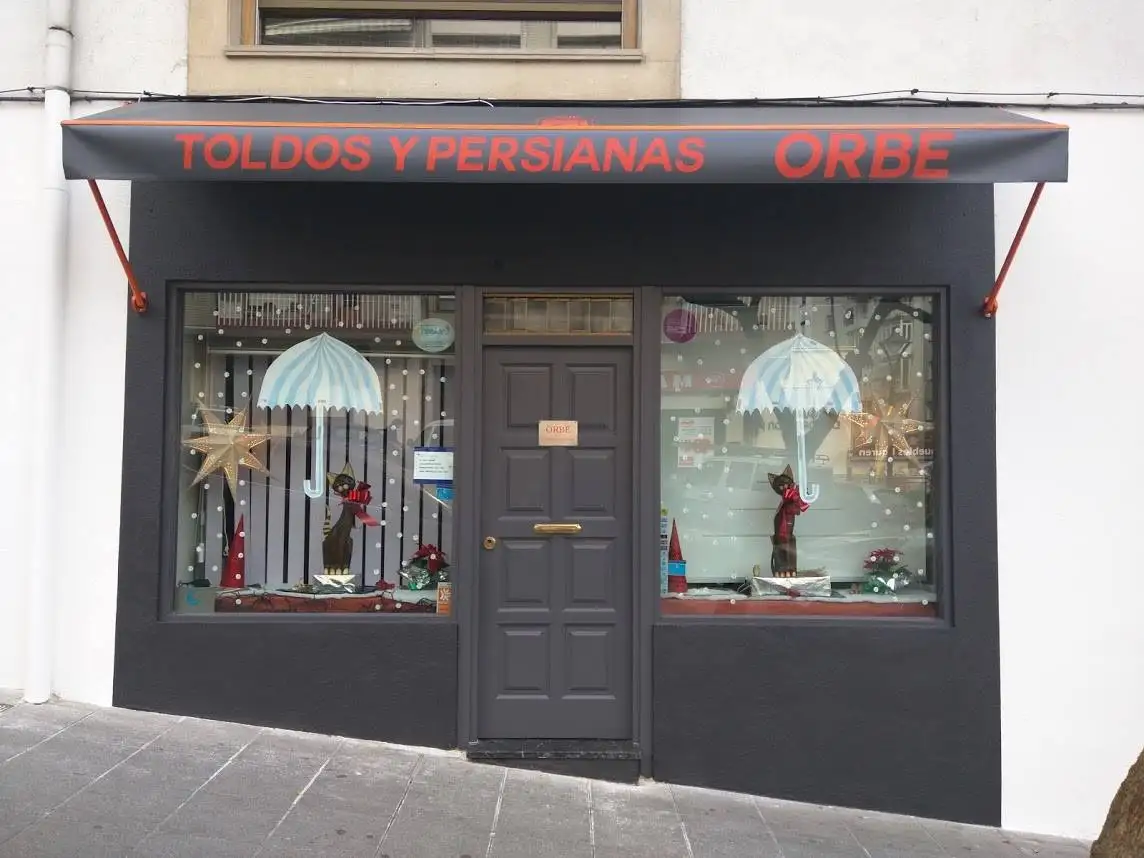 Toldos y Persianas Orbe. Fachada tienda Toldos y Persianas Orbe. Fachada tienda